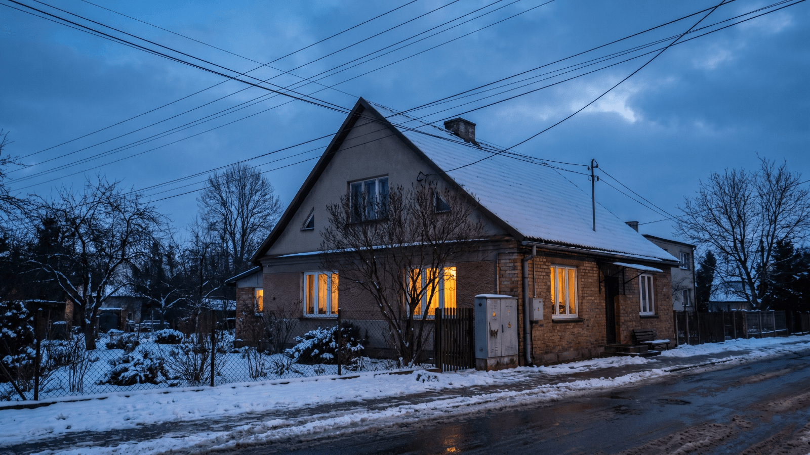 Rachunek za energię elektryczną z widocznymi pozycjami taryfy i opłat dystrybucyjnych